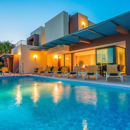 Villa Bahamas - Jacuzzi E Piscina Aquecível Em *